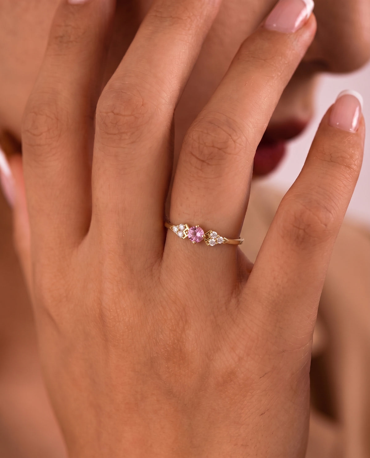 0.21 Karat Pırlanta Pembe Safir Aşk Kalpli Yüzük