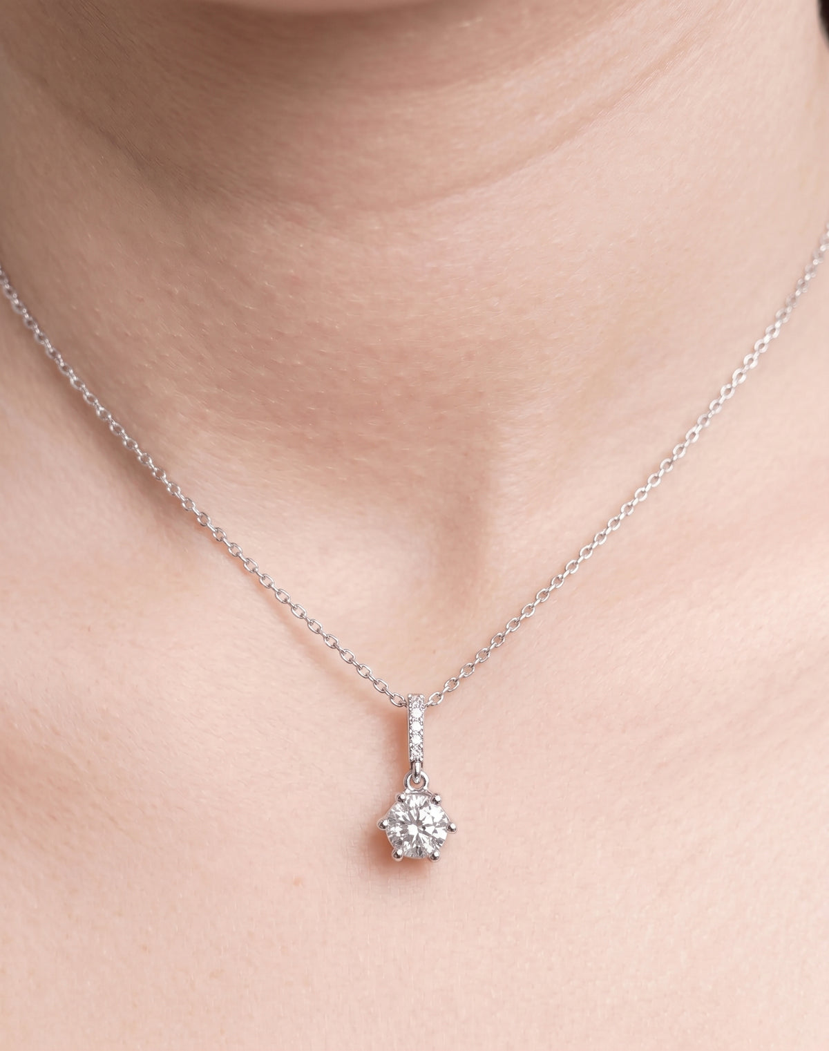0.52 Karat Pırlantalı Tektaş Kolye
